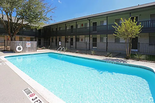 Robinson Manor Apartments Photo 1