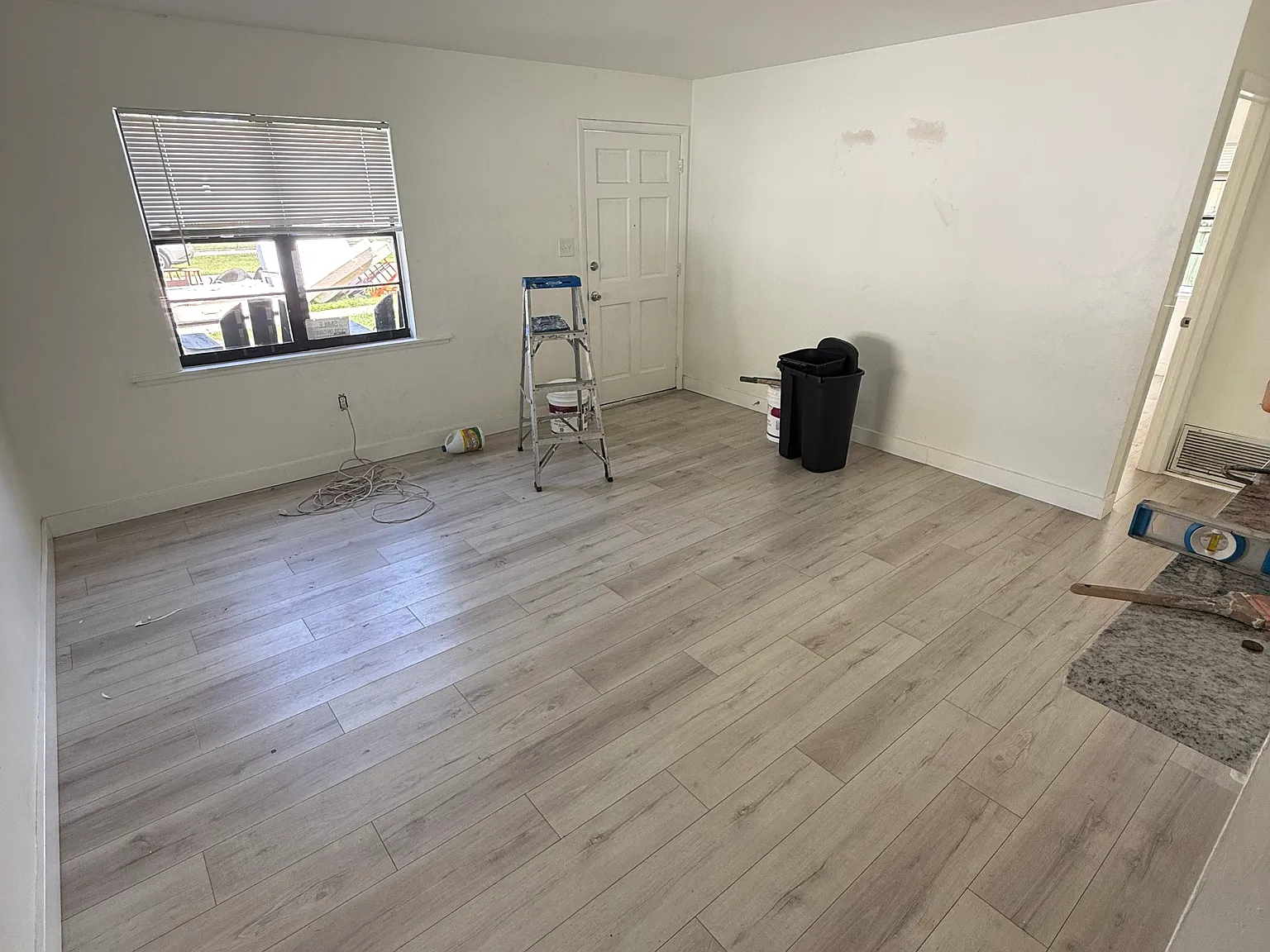 3 bed, 1114 sqft, $2,500 — Photo 2