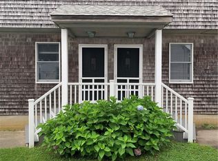 28 Angell Rd, Narragansett, RI 02882