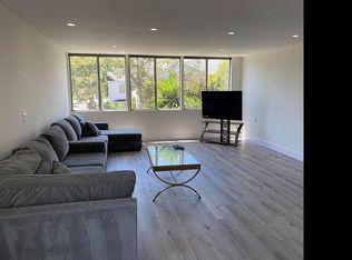 9221 Charleville Blvd APT C, Beverly Hills, CA 90212