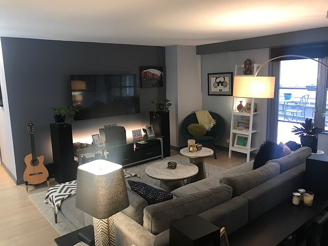 large open living area 