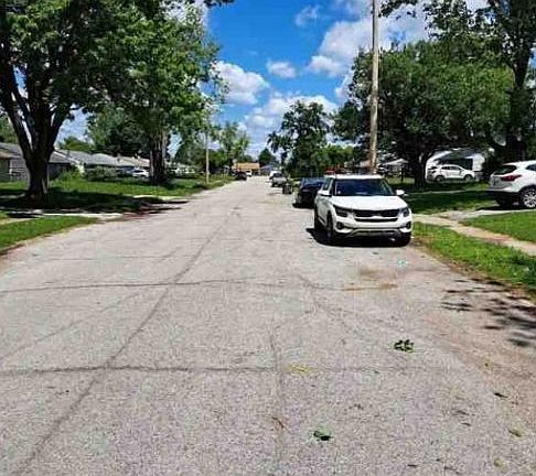 Exterior Neighborhood (street photo)