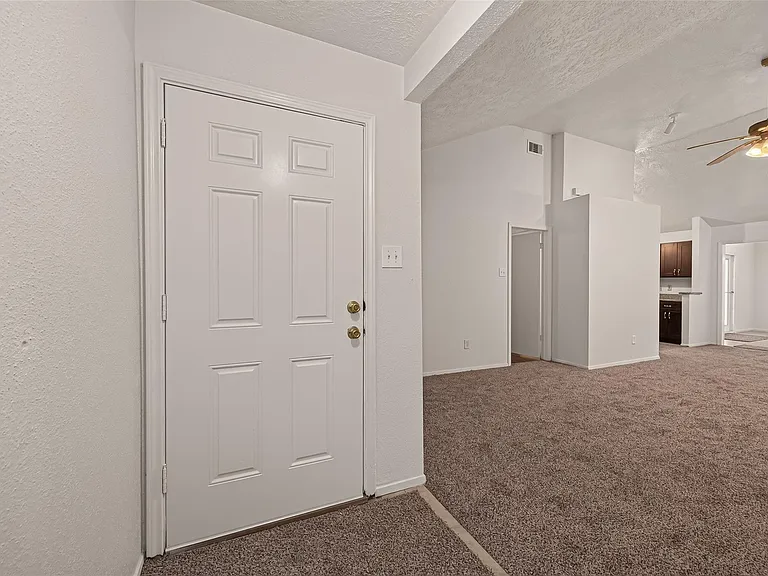 2714 S Brompton Dr — Photo 6
