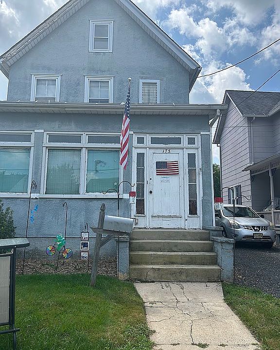 2nd image of 175 Clinton St
