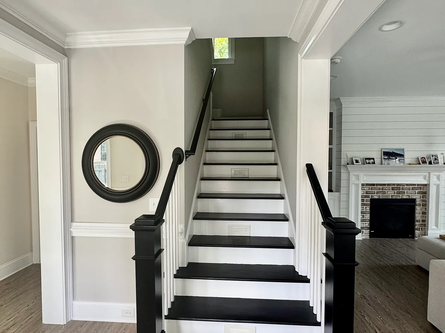 3 bed, 2.5 bath, 1860 sqft, $5,900 — Photo 3