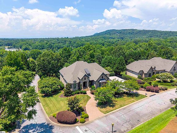 3rd image of 308 Sorrento Dr