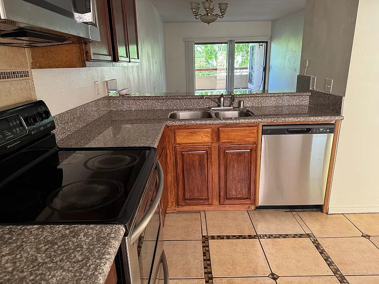 941 W Carson St #209 — Photo 8