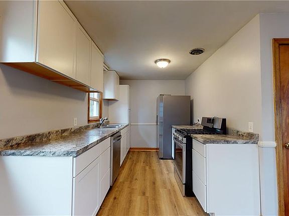 5th image of 3609 Cypress St