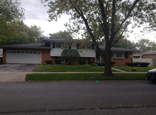 18831 Wildwood Ave, Lansing, IL 60438