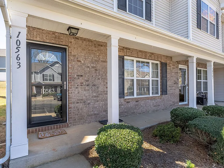 10563 Stoneacre Ct — Photo 2