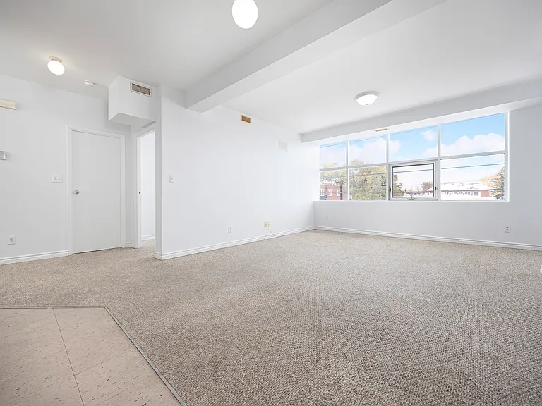 3433 Bathurst St #4 — Photo 7