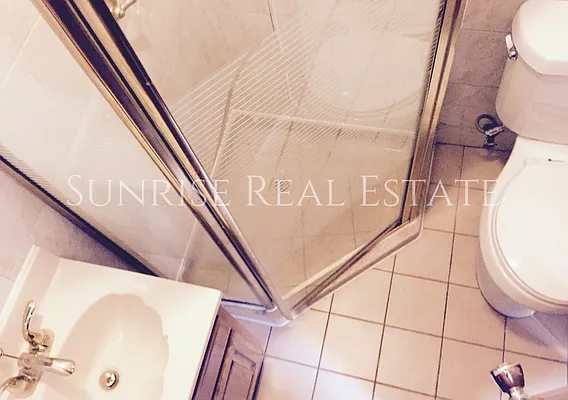 Rented by Sunrise Real Estate | media 40