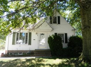 30320 Mildred Dr, Willowick, OH 44095