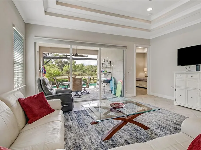 7194 Dominica Dr — Photo 11