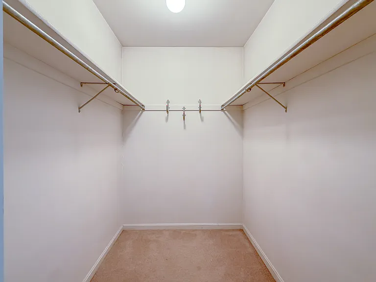 208 Greenview Dr — Photo 19