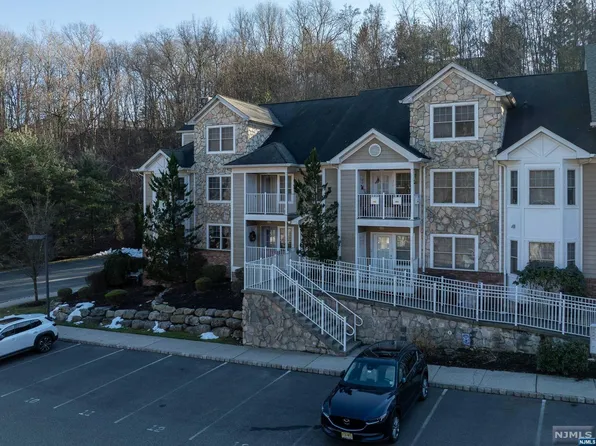 59 Hamburg Tpke, Butler, NJ 07405