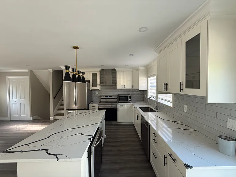 42780 Buckingham Dr — Photo 8