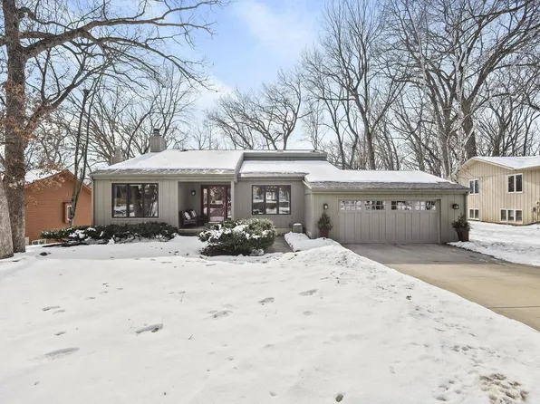 5837 Woods Edge Road, Fitchburg, WI 53711