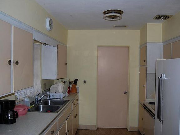 4th image of 7145 54th St N