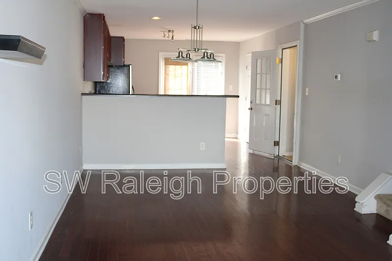 3 bed, 3.0 bath, 1677 sqft, $1,850 — Photo 4