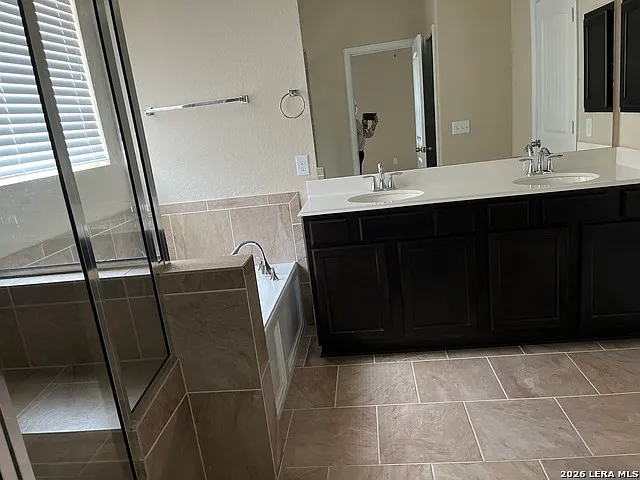 1871 Baron Dr — Photo 17