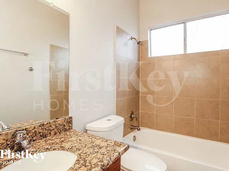 13269 N 56th Ave — Photo 14