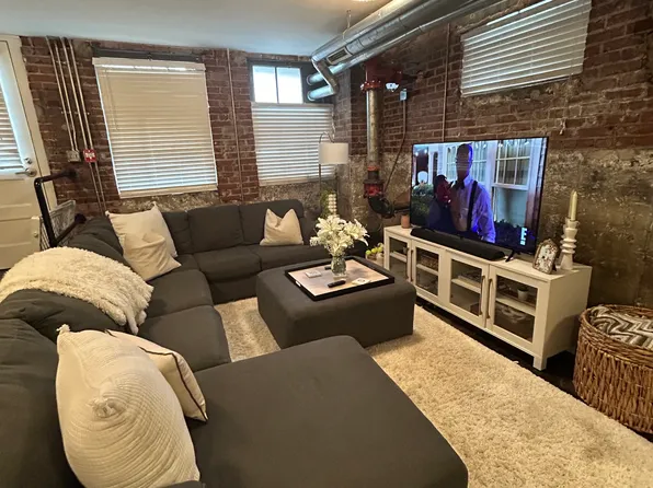 441 Walnut St #B09, Knoxville, TN 37902