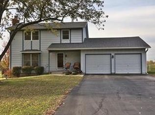 13400 E Harvest Ln, Peculiar, MO 64078
