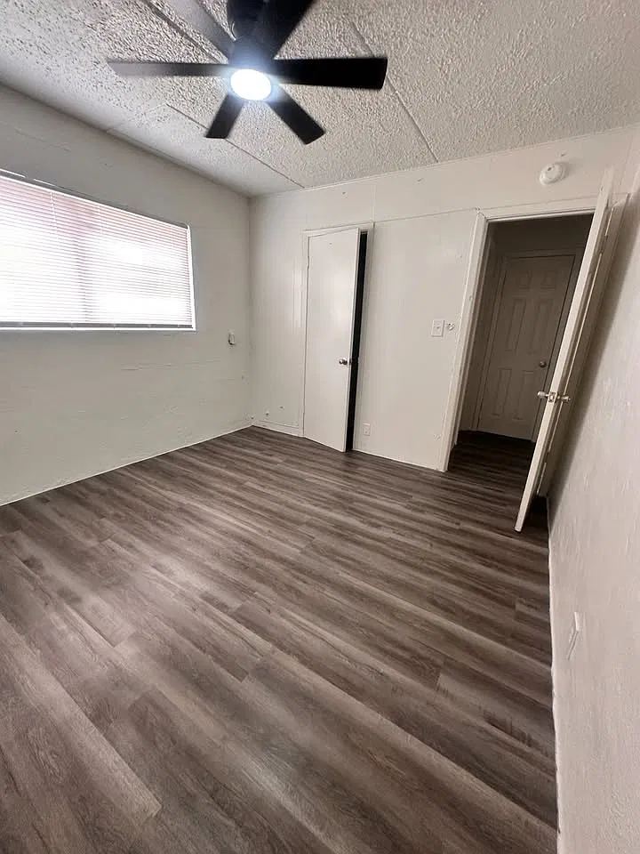 5214 Crane Street - 1 — Photo 4