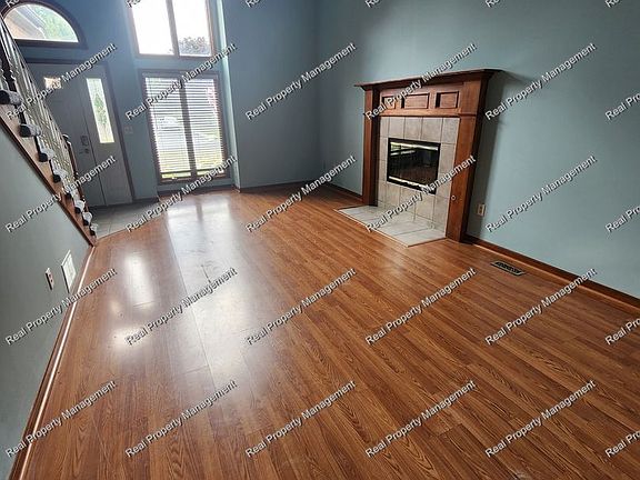 2nd image of 1470 Grand Isle Ct