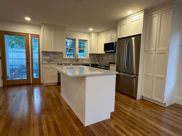 2 Wilkins Pl, Roslindale, MA 02131
