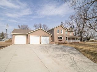 607 S Main St, Inwood, IA 51240