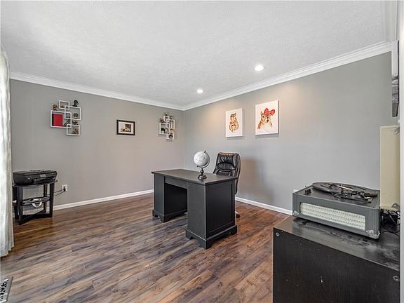 5th image of 110 Stonefield Dr