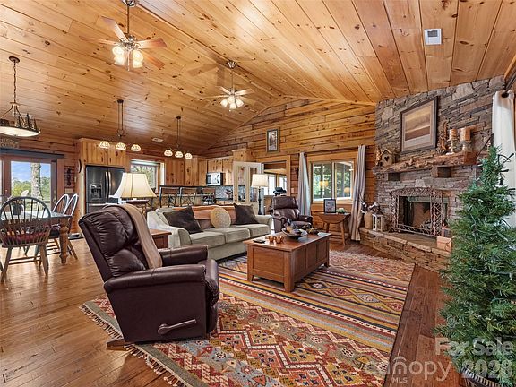 5th image of 153 Brandy Ridge Rd