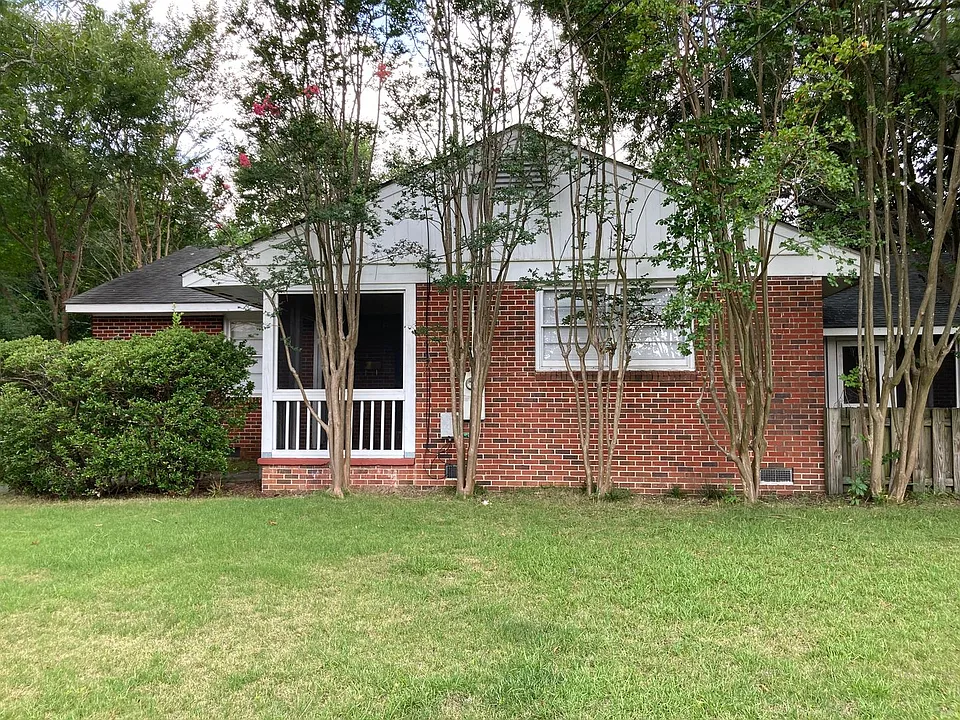 403 E Samford Ave
