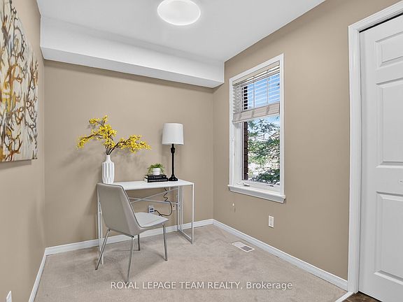 3rd image of 255 Deercroft Ave