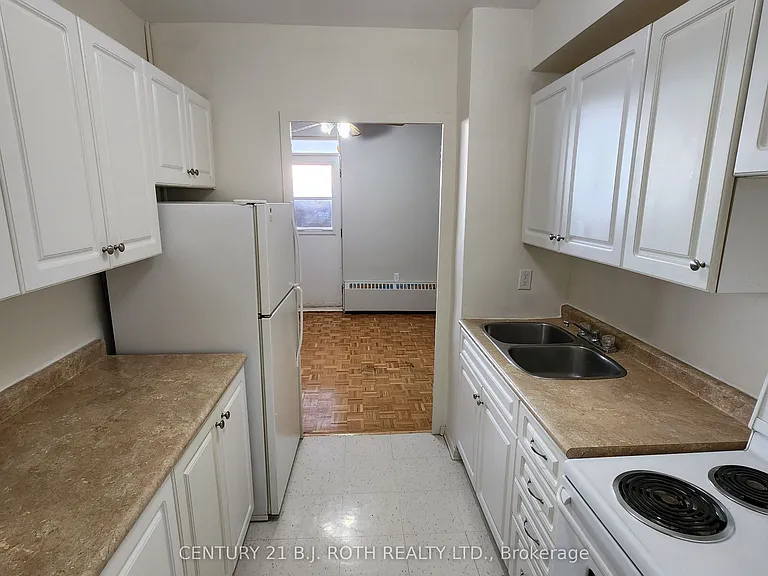 37 Peel St #808 — Photo 7