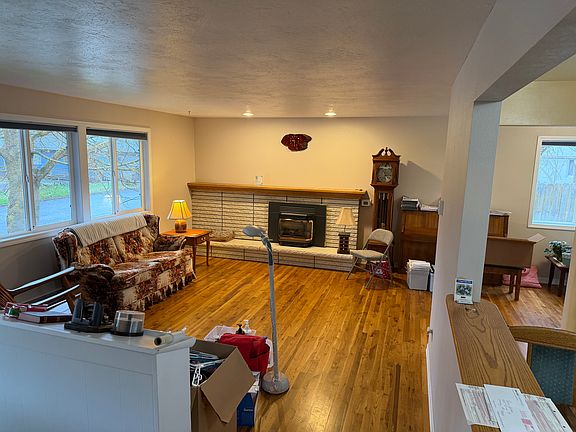 2nd image of 515 Irene Pl