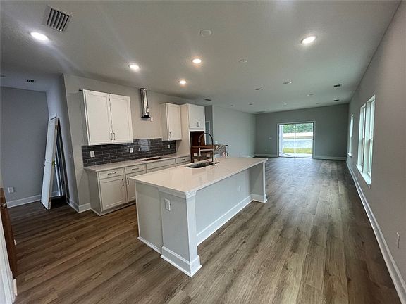 3rd image of 95035 Gina St