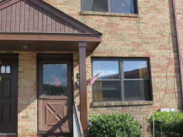 706 Sharon Ct, Woodbridge, NJ 07095