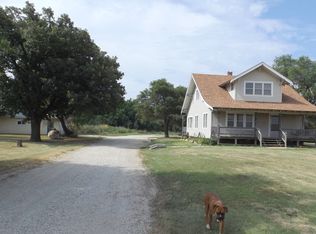 1915 Avenue H, Lyons, KS 67554