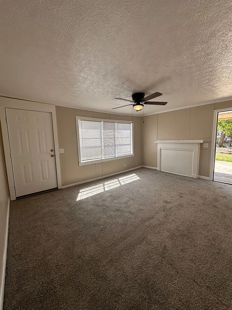 2 Bed 1 Bath House — Photo 2