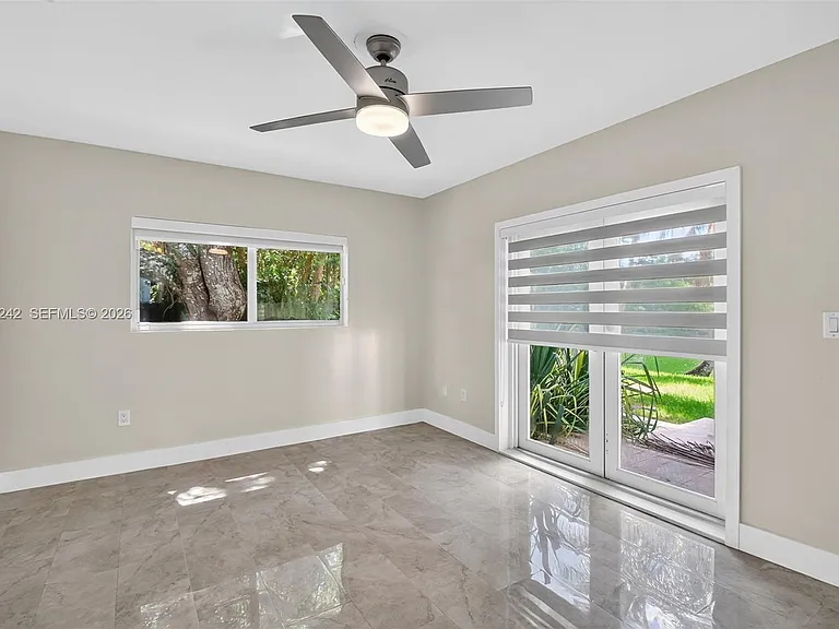 6090 SW 63rd Ave — Photo 23