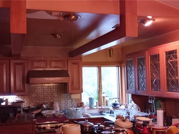 5th image of 804 Swiss Ln