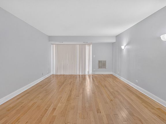 5th image of 502 W Huntington Commons Rd APT 241