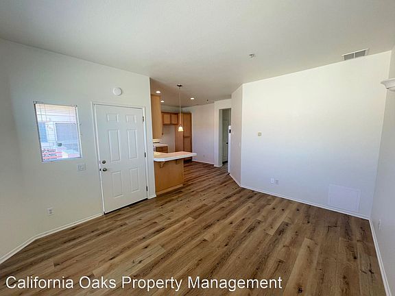 2nd image of 1073 N Ventura Ave #202