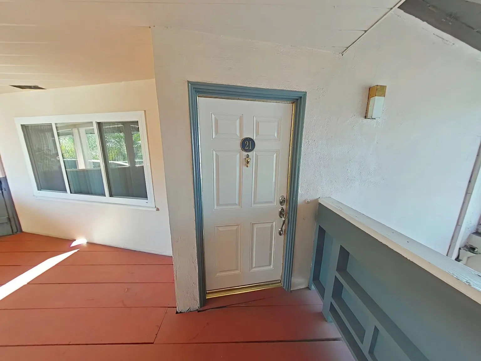 123 N El Camino — Photo 2