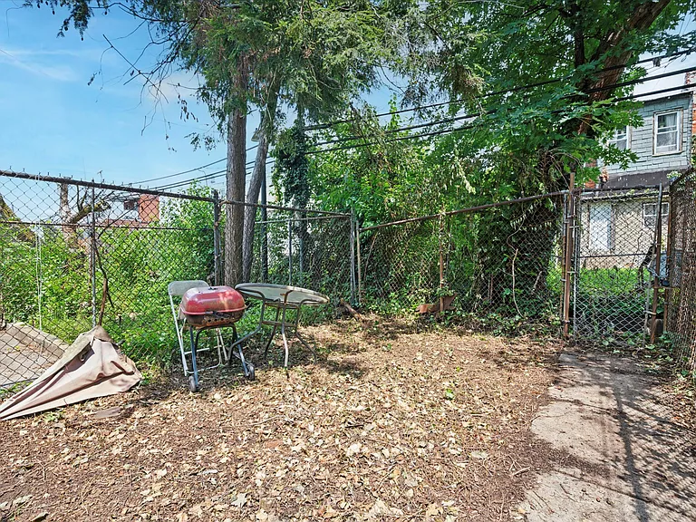 6033 Kershaw St — Photo 22