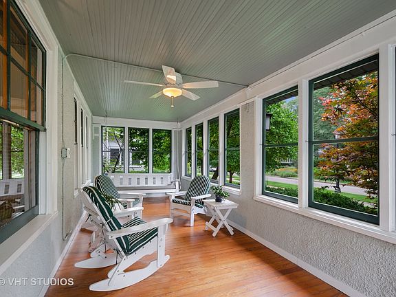 3rd image of 2749 Woodbine Ave
