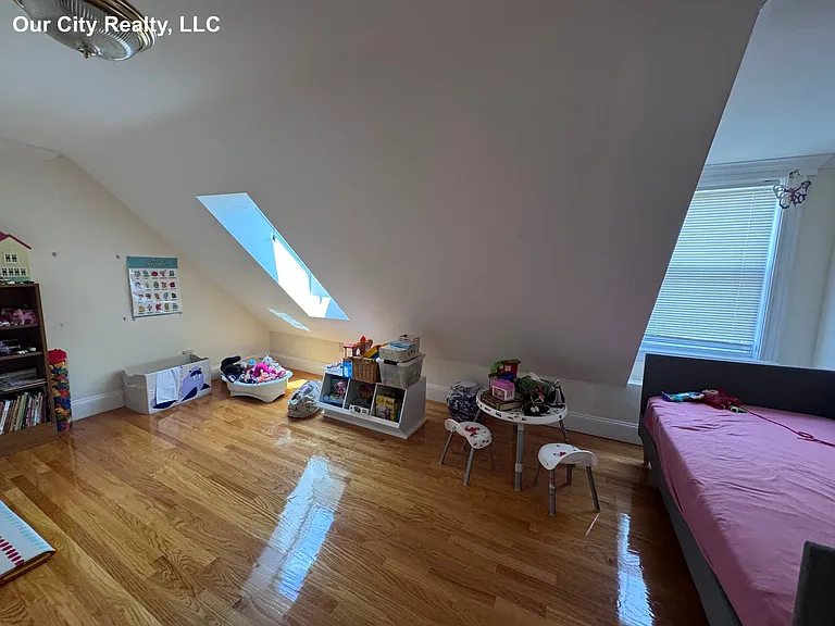 386 Medford St — Photo 13